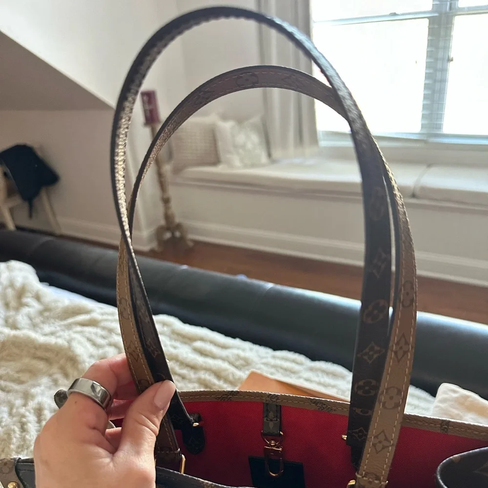 Louis Vuitton OnTheGo MM reverse Monogram Tote - Picture 6 of 11